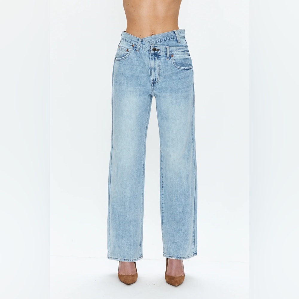 pistola Bobbie High Rise Asymmetric Crossover Jeans